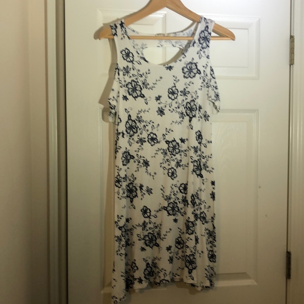3/$25 Pink Rose Cold Shoulder Dress Size M Floral Hibiscus  Print Romantic